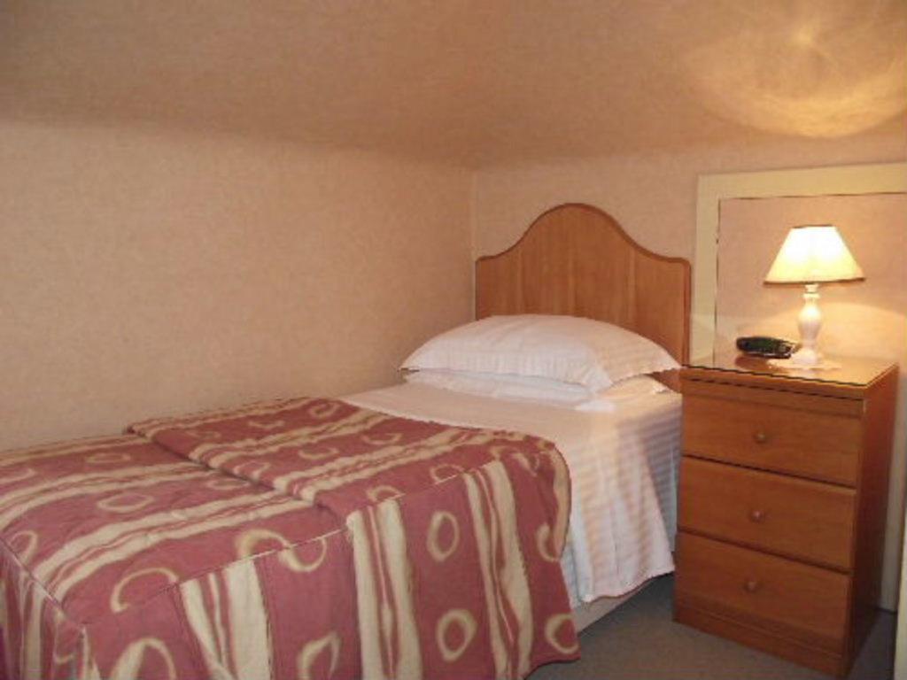 Whin Park Guest House Ларгс Екстер'єр фото