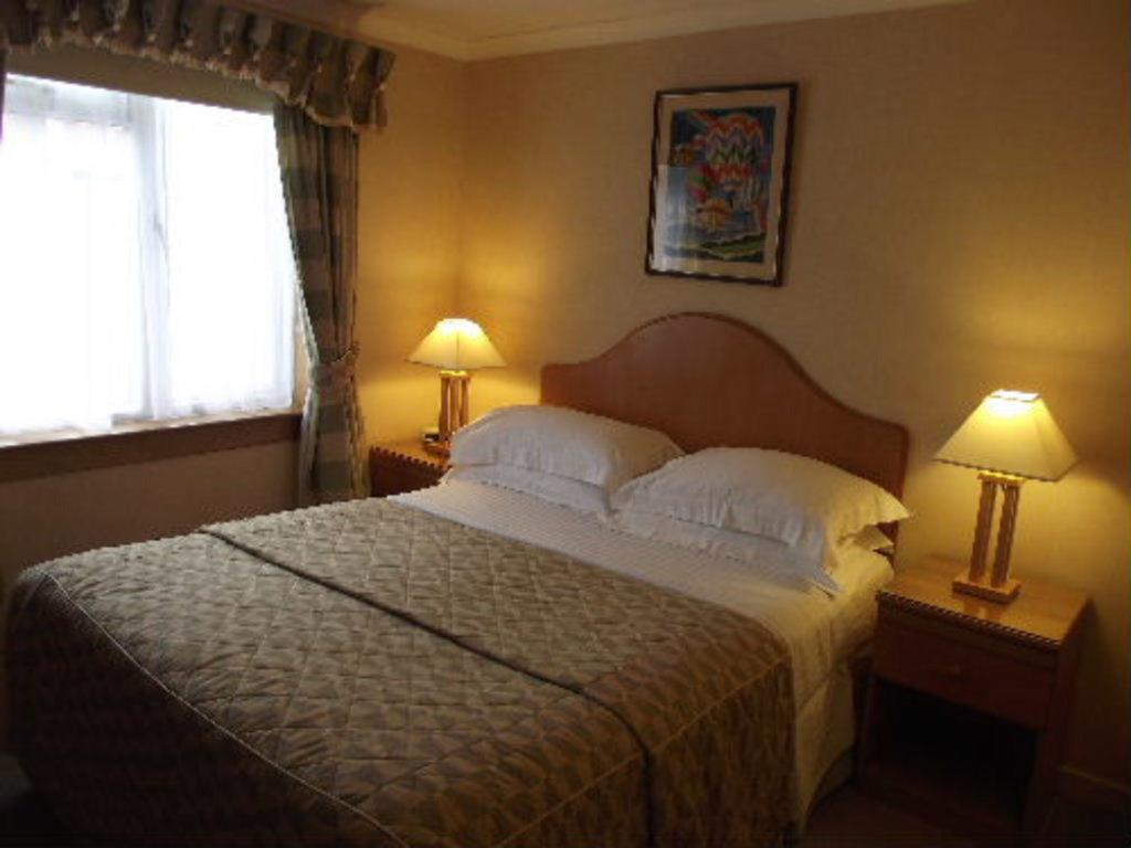 Whin Park Guest House Ларгс Екстер'єр фото